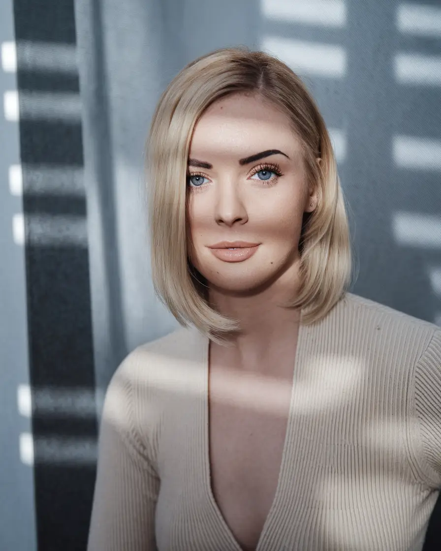fall hair color for blondes ideas 2025 Soft Light Blonde Contour Cut