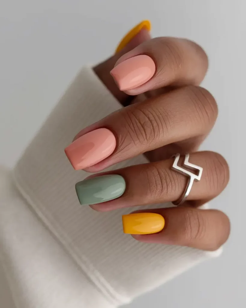 Fall Acrylic Nails: Short and Long Ideas 2025 for Classy Autumn Looks