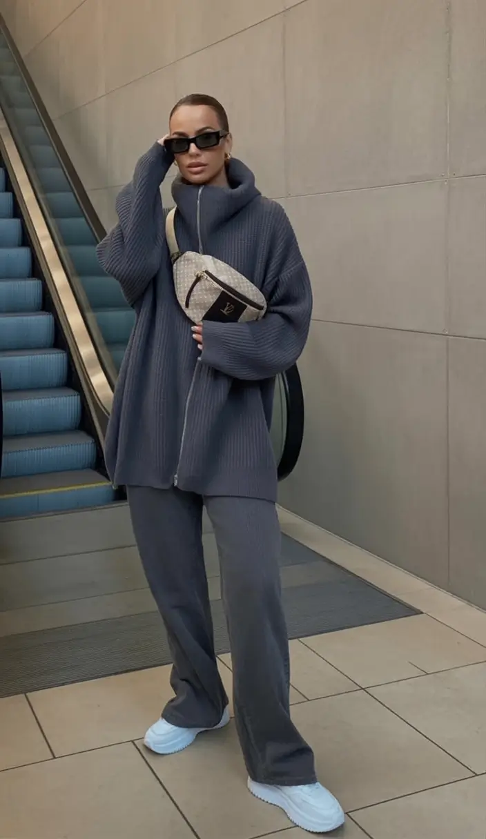 comfy winter outfits aesthetic minimalist monochrome