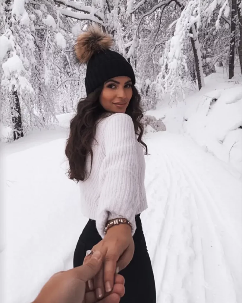 Winter 2025 / 2026 Family Photo Outfits Ideas: Cozy Color Combos and Inspo for Every Style